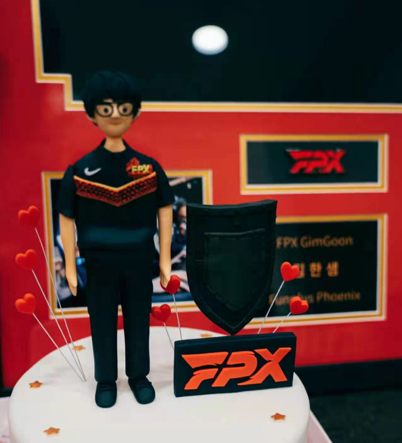 前《英雄聯(lián)盟》戰(zhàn)隊(duì)FPX上單選手GimGoon宣布退役，曾獲S9世界冠軍
